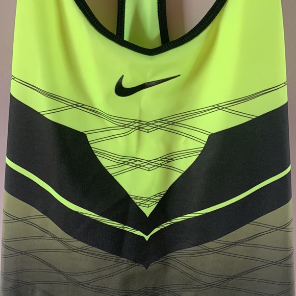 BNWT Women’s Small Nike Tennis Top - Picture 2 of 4